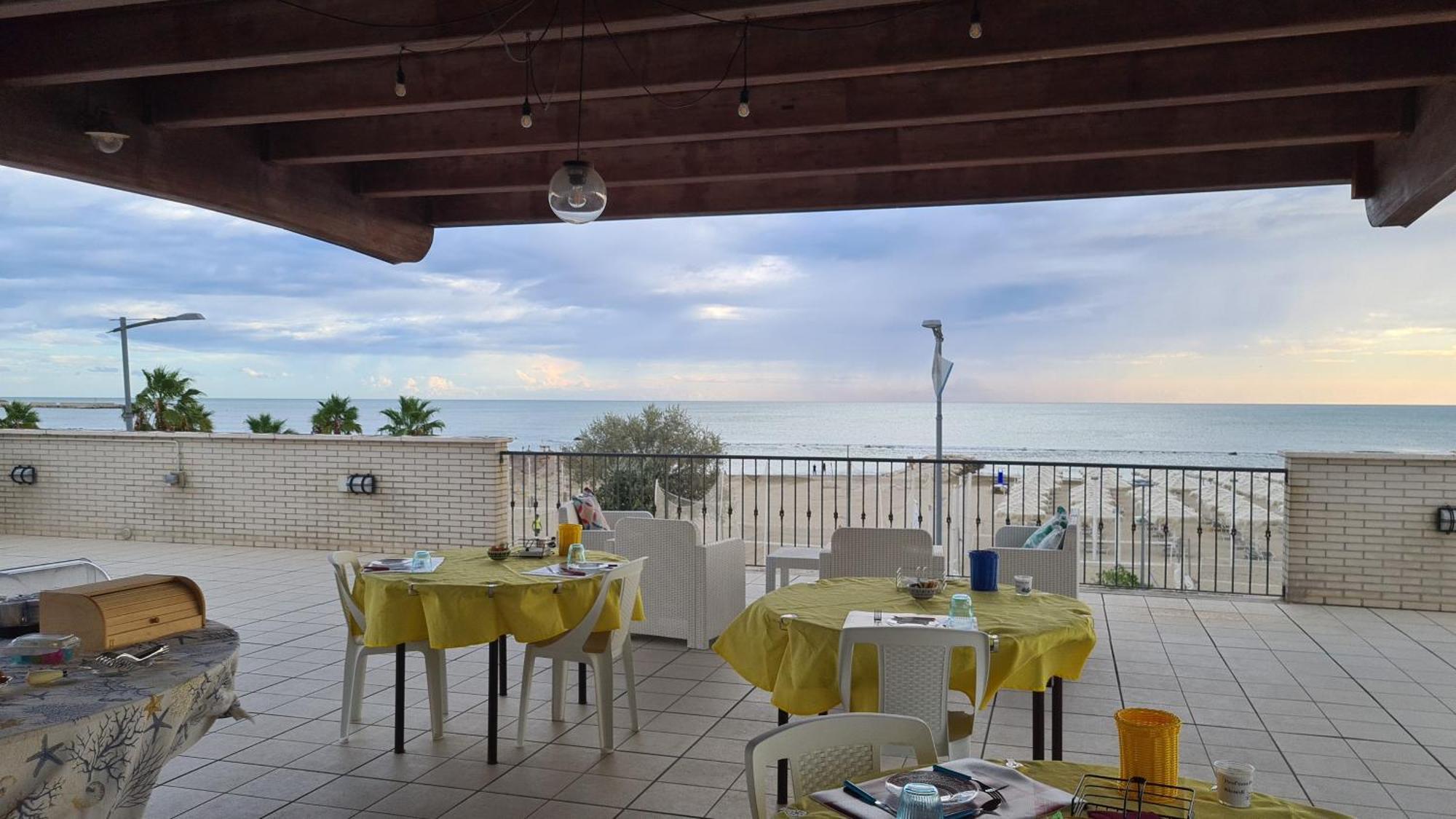 Bed and Breakfast Il Sorriso Di Angelina Pescara Exterior foto